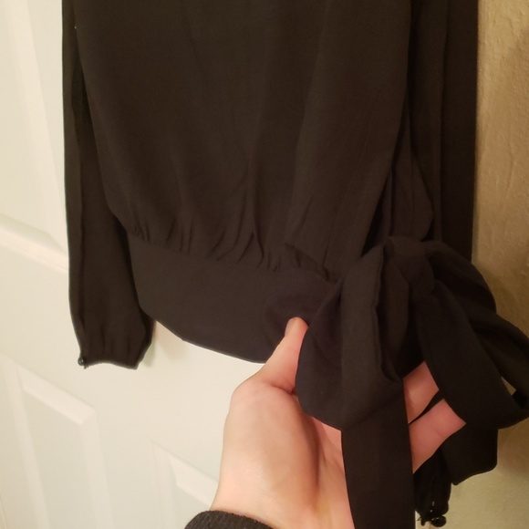 Long sleeve crop top with slits in sleeves - Picture 4 of 6